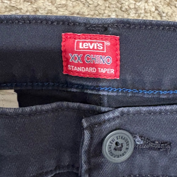Men’s Levi Pants - Picture 3 of 4